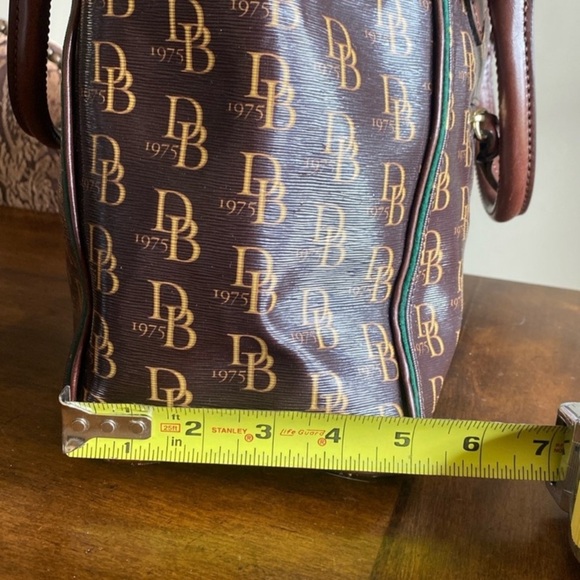 Dooney and Bourke Sutton Sydney Satchel purse. - Picture 16 of 16